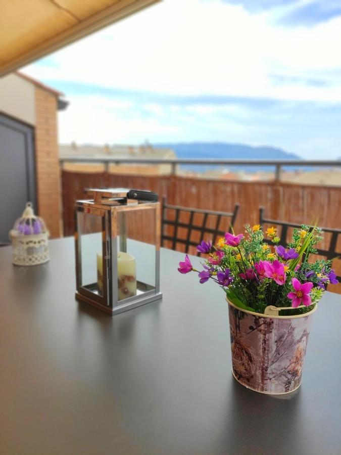 Acogedor Atico Duplex En Tremp Apartment Екстериор снимка